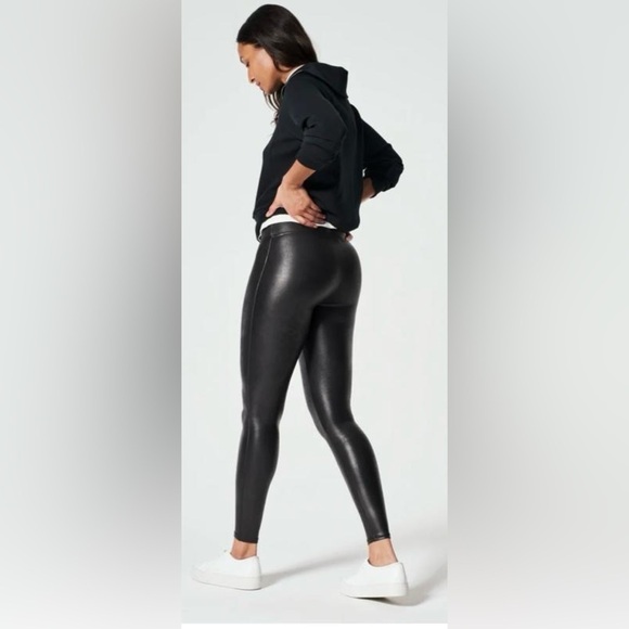 Spanx smoothing faux leather leggings Size small - Picture 3 of 10
